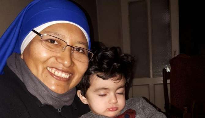  ¿Qué hace una monja peruana en la devastada Siria?