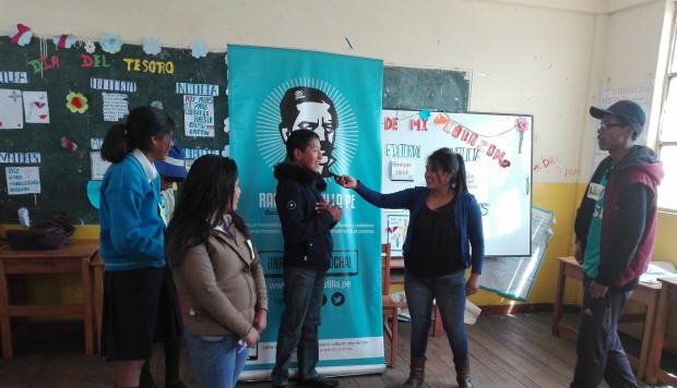  Escolares quechuahablantes participan en programa radial contra trata de personas