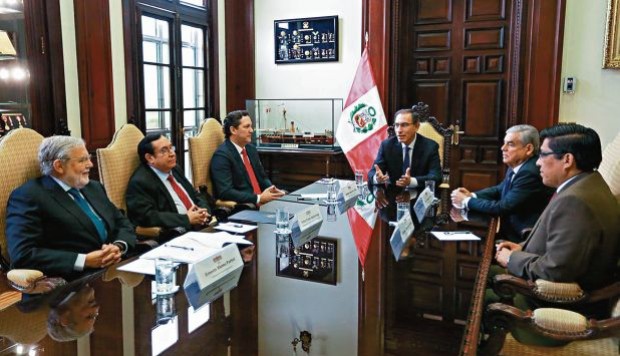  Martín Vizcarra inicia diálogo para acelerar reforma