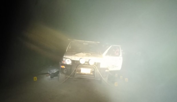 Delincuentes atacan camioneta y matan a policía y sereno en Madre de Dios