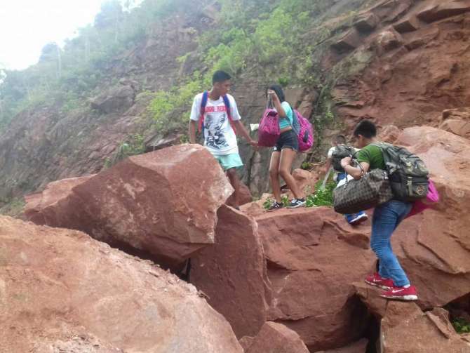  Derrumbes en carretera a Chazuta sigue interrumpiendo el tránsito