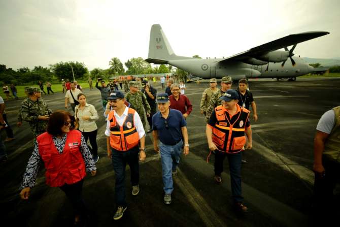  Jefe del gabinete entregó ayuda humanitaria a damnificados de la región San Martín