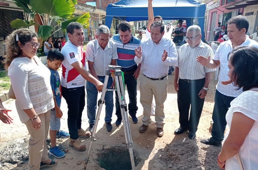  Colocan primera piedra para proyectos de agua y desagüe en el distrito de Morales