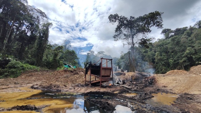 En operativo contra la minería ilegal cerca de la frontera con Ecuador destruyen maquinaria valorizadas en 24 millones de soles