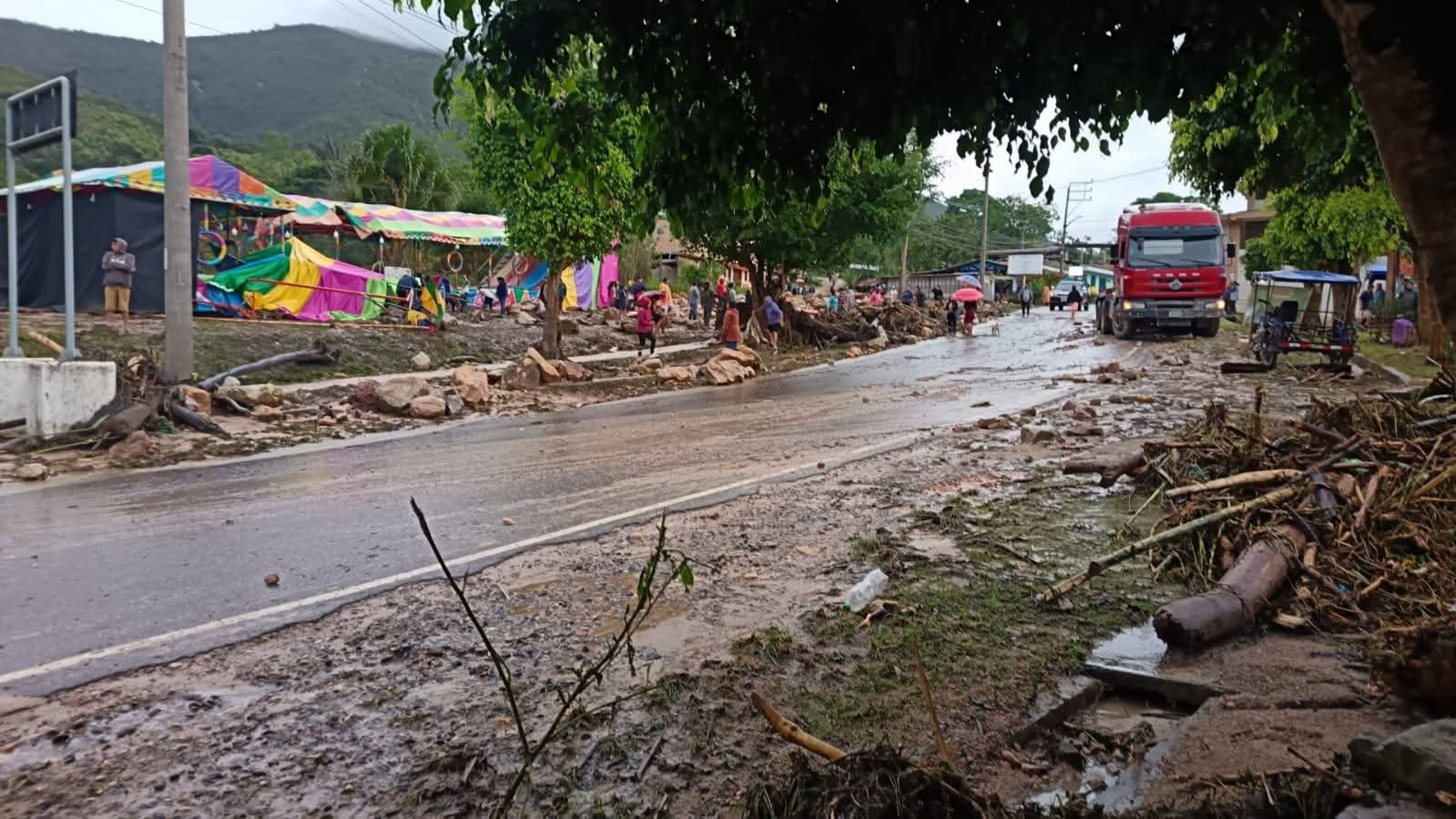 Intensas lluvias provocan desbordes de quebradas y dejan cinco en Jepelacio viviendas afectadas