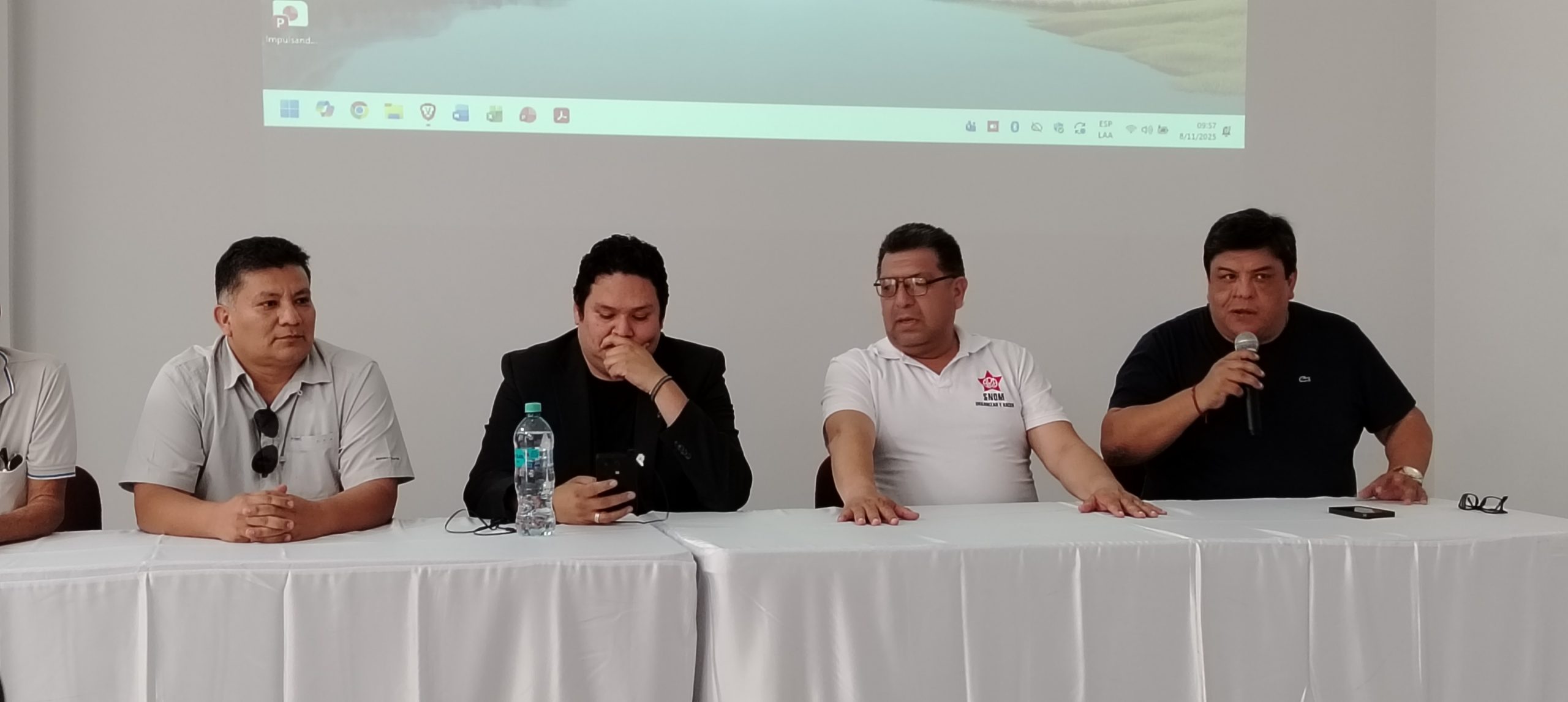 Comité Ejecutivo Regional del APRA en San Martín presentó a Enrique Valderrama como precandidato presidencial