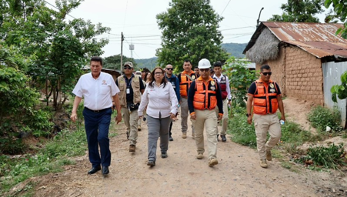 Ministra del Ambiente supervisa zona afectada por lluvias intensas en región San Martín
