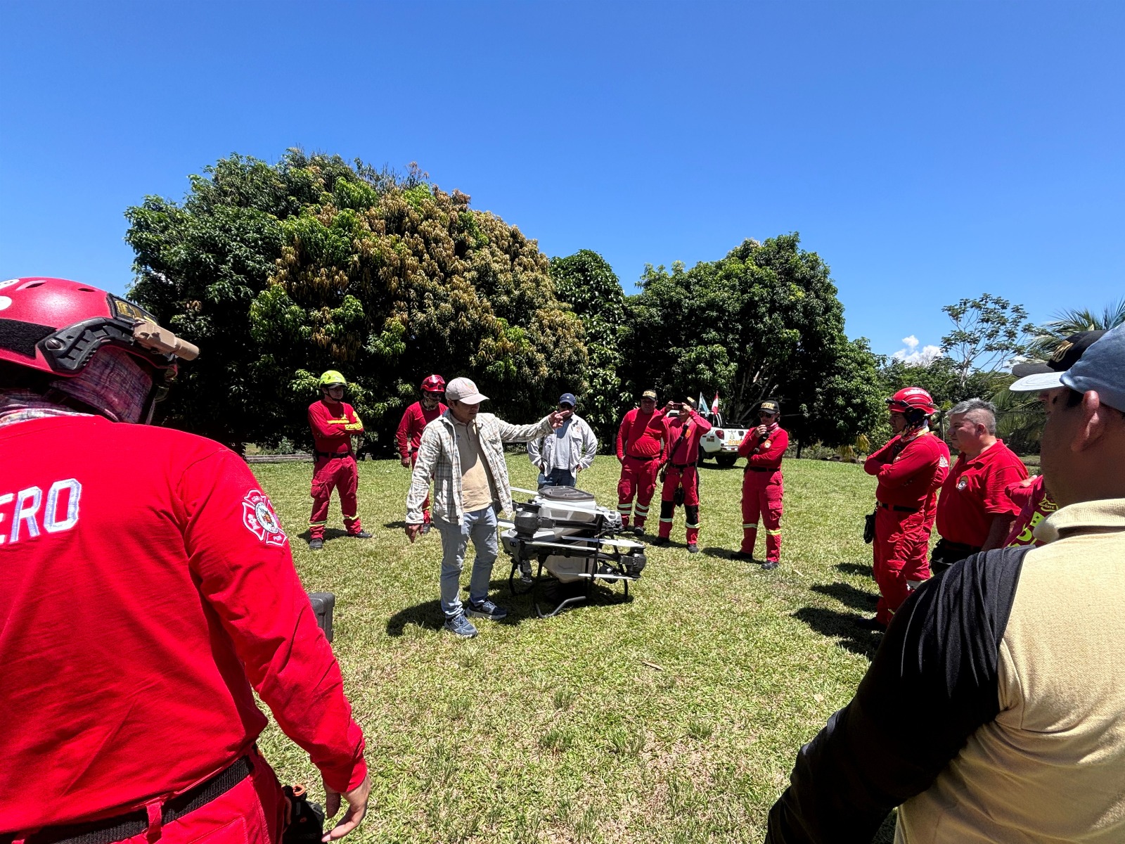 IIAP fortalece capacidades de bomberos de Tarapoto para prevenir incendios forestales